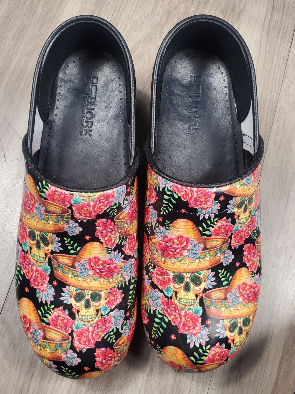 Bjork Swedish Comfort Sugar Skull Floral Clogs EU 39/40 Nurse Shoes